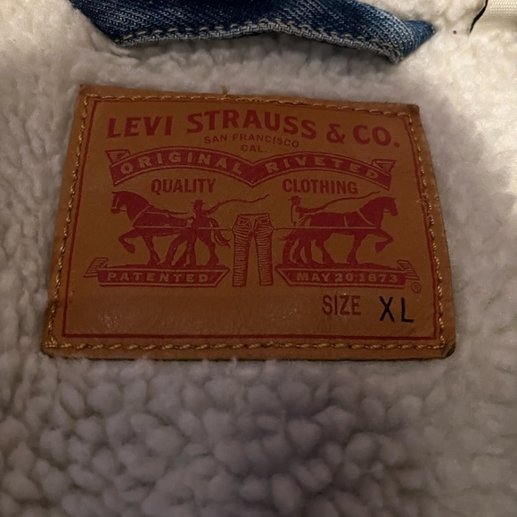Levi denim jacket with sherpa lining - Picture 2 of 3